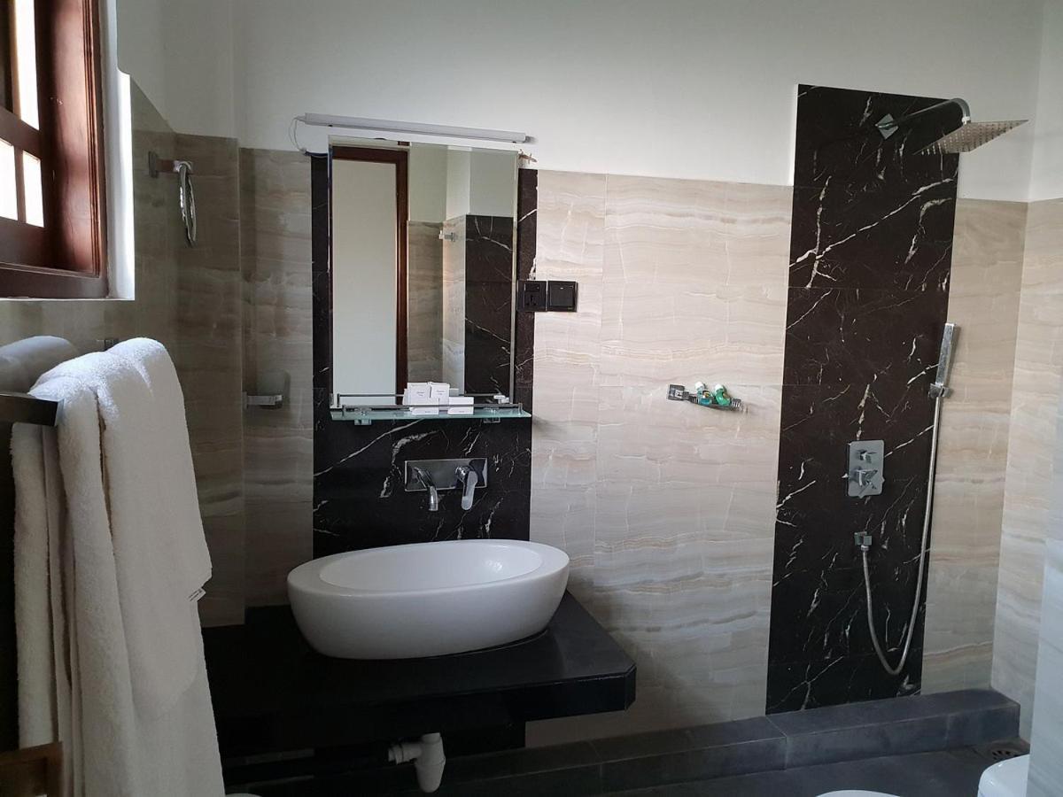 Hotel Golden Ray Дамбулла Екстер'єр фото