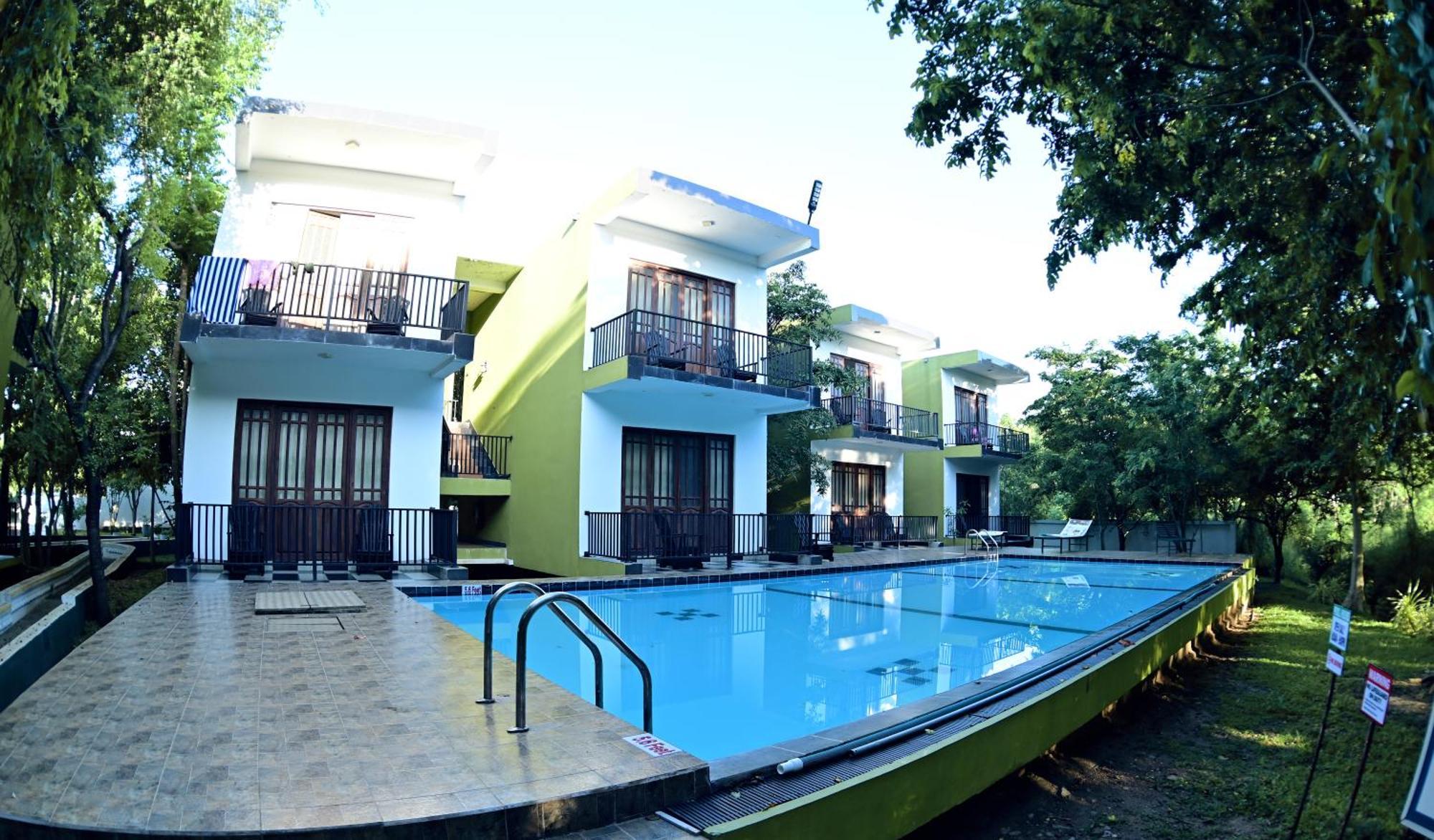 Hotel Golden Ray Дамбулла Екстер'єр фото